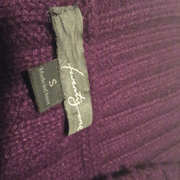 Twenty One Sweater-Small - Picture 2 of 4